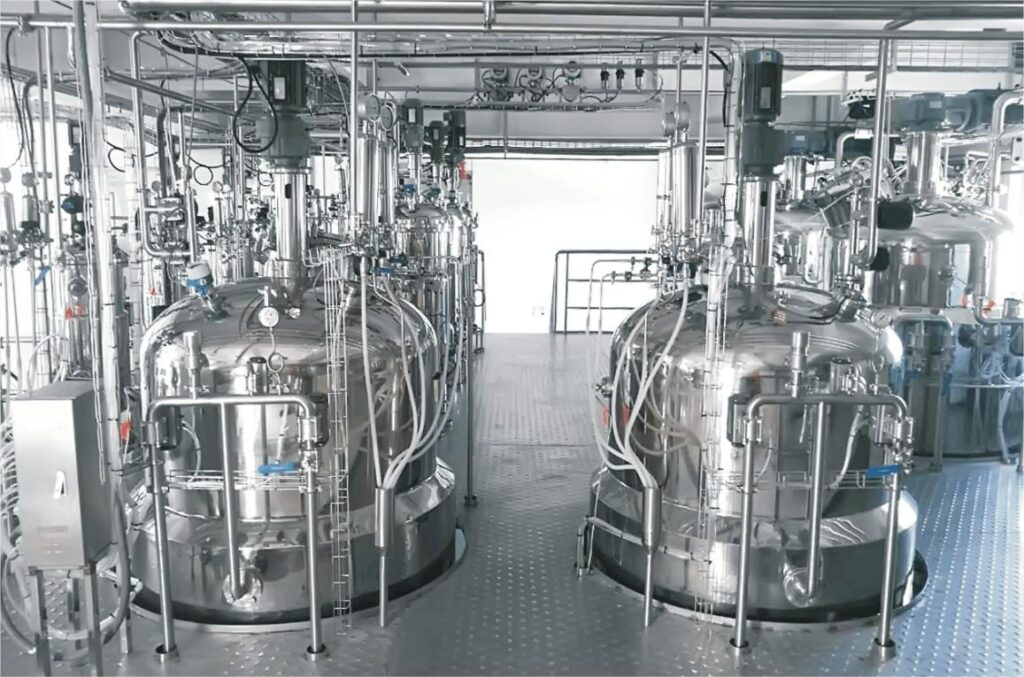 Integral-system-of-three-sets-of-500L-5000L-bioreactor